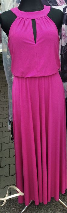 Różowa sukienka z połyskiem