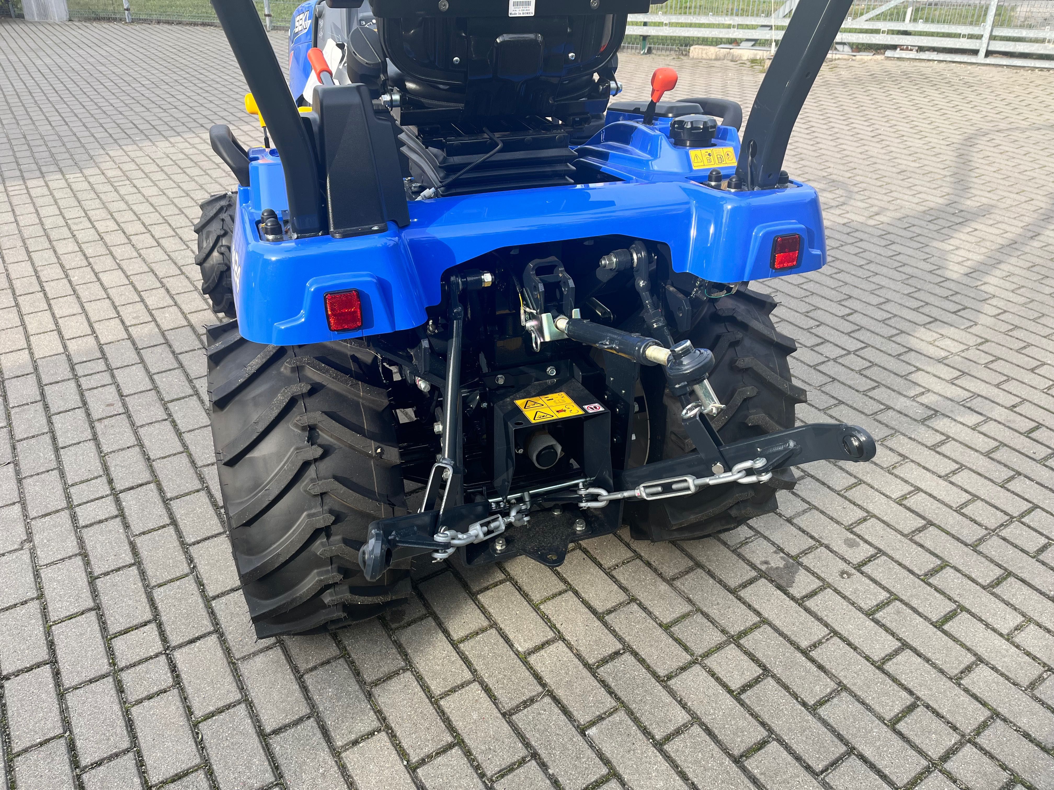 Wyprzedaż rocznika Iseki traktor ogrodowy TXGS 24 23KM 4*4 przedni tuz