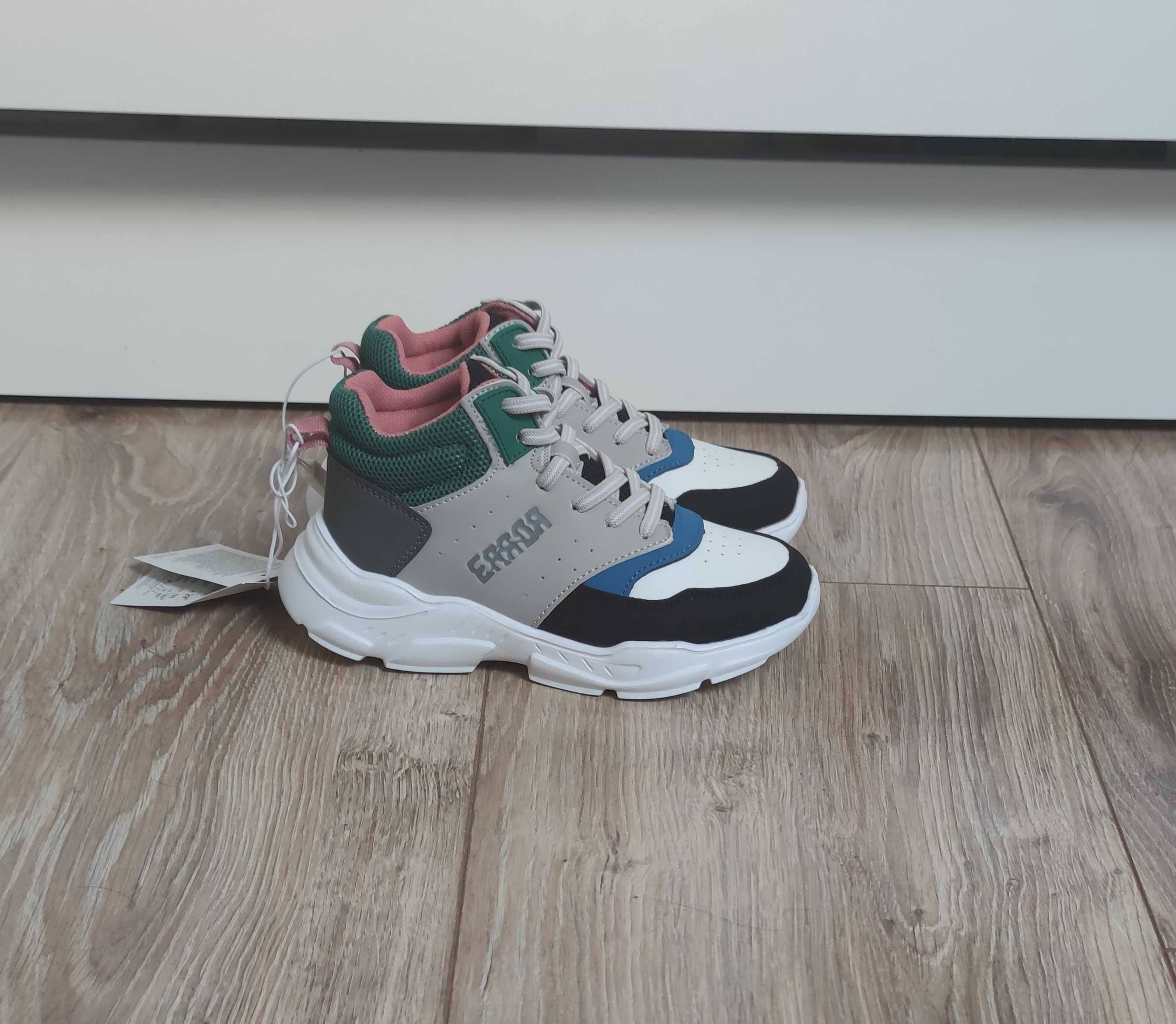 Nowe buty Reserved rozmiar 30