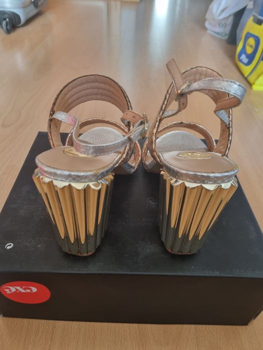 Sandalias Exé Douradas