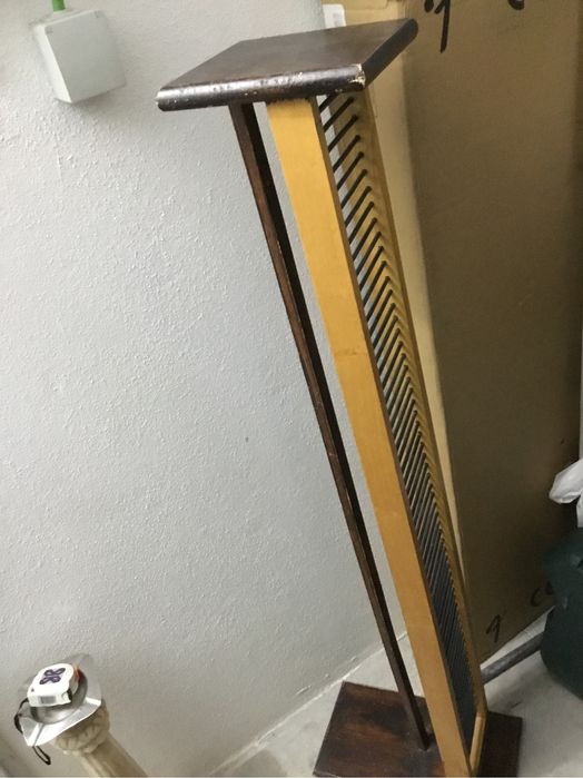 Suporte para cds em madeira