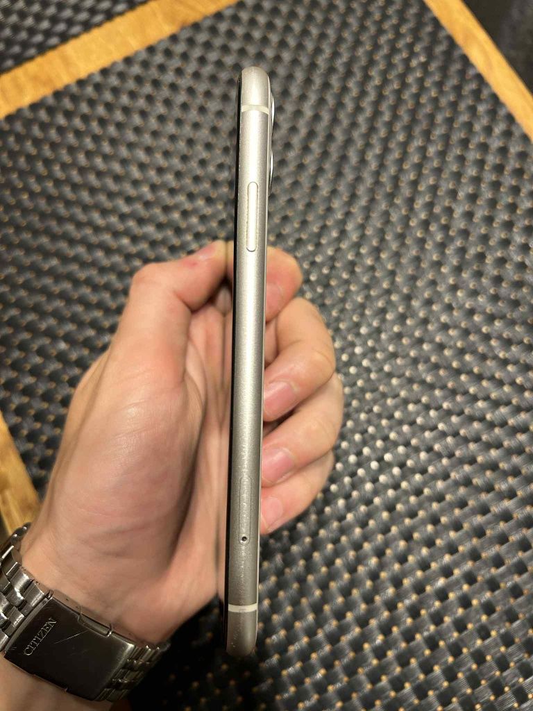 iPhone 11 pojemność 64GB