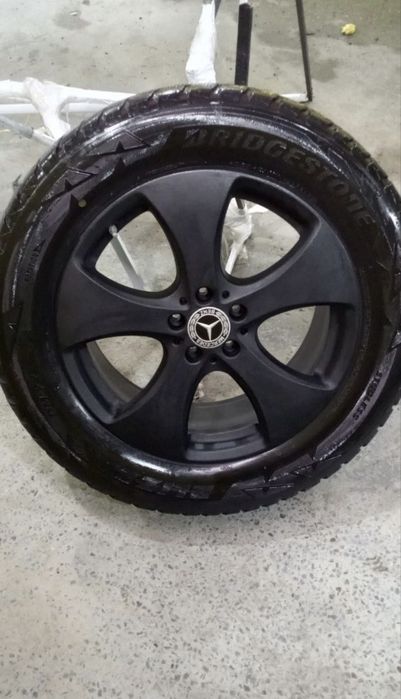 Зимова гума на дисках R19 275/55