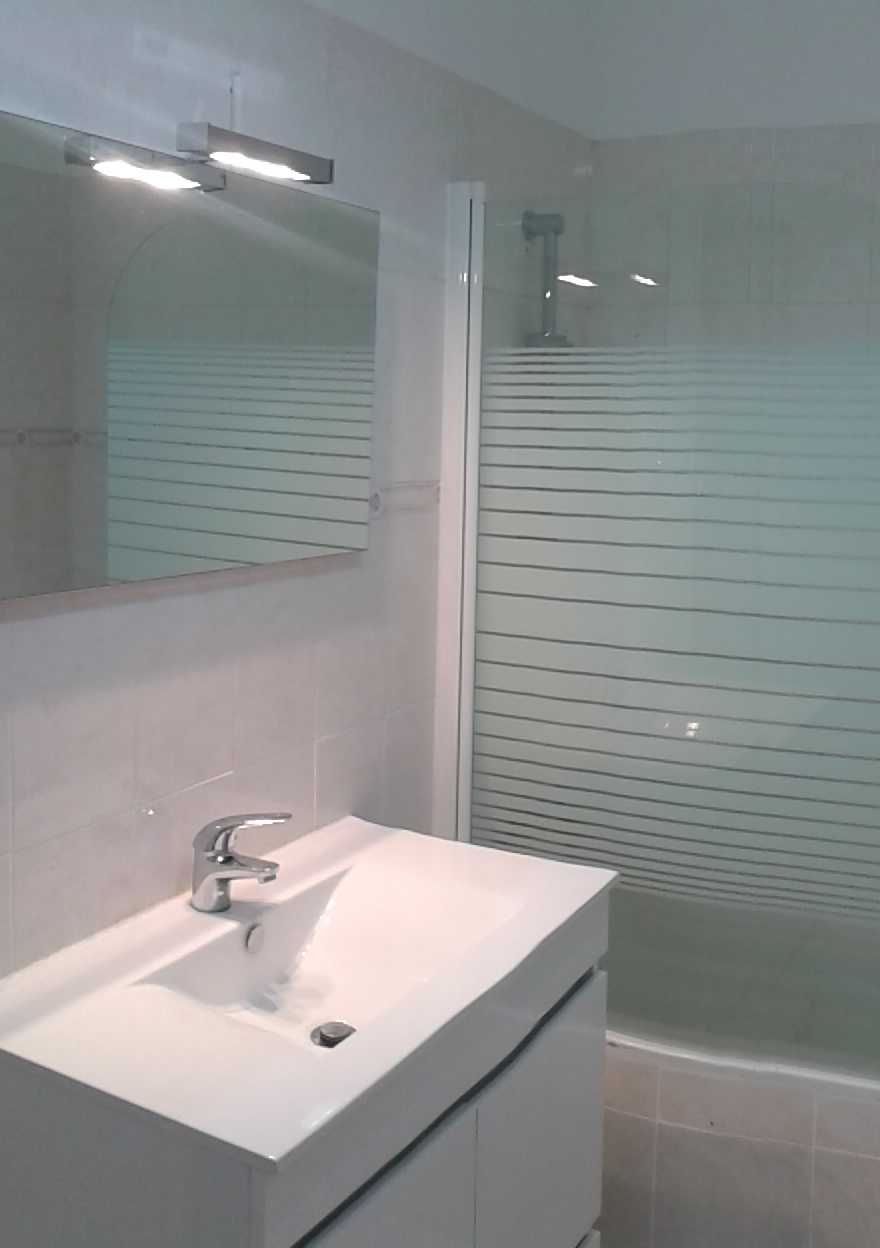 Alugo quarto ao lado da FCT - Serrado