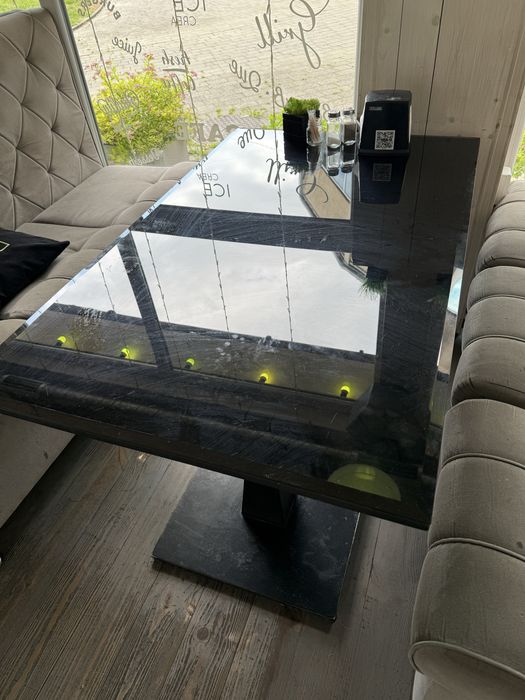 Меблі для кафе. Дивани і Столи