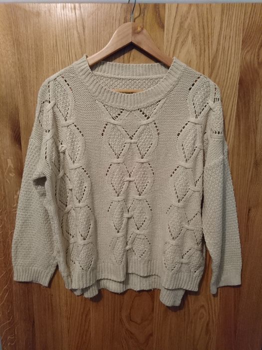 Beżowy luźny oversize sweter