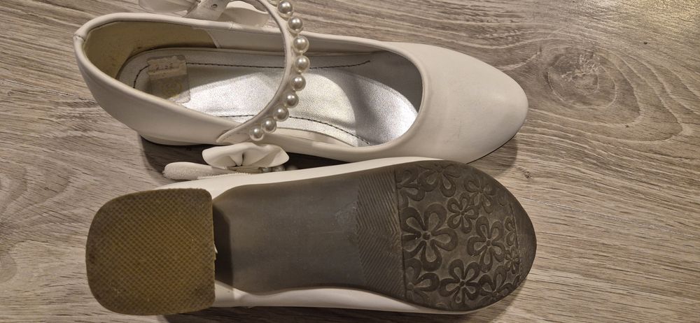 Buty białe komunijne z perełkami rozmiar 38