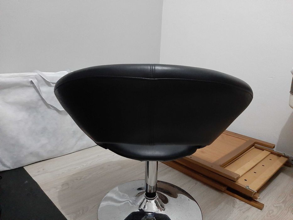 Banco giratório preto