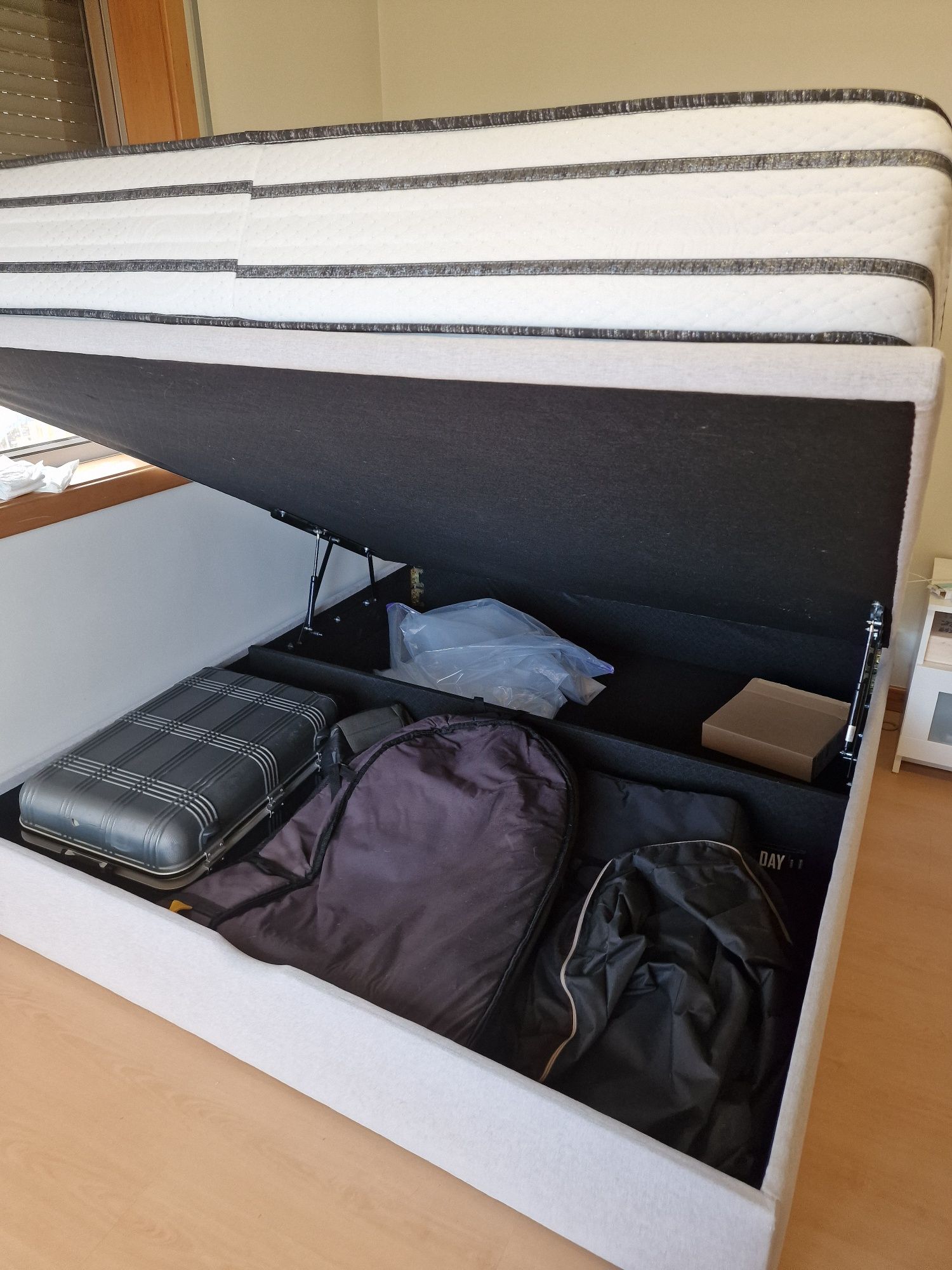 Sommier com tampo / Cama box