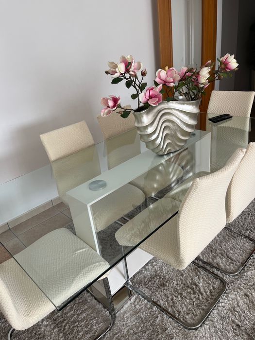 Vende-se mobília de sala de estar e jantar