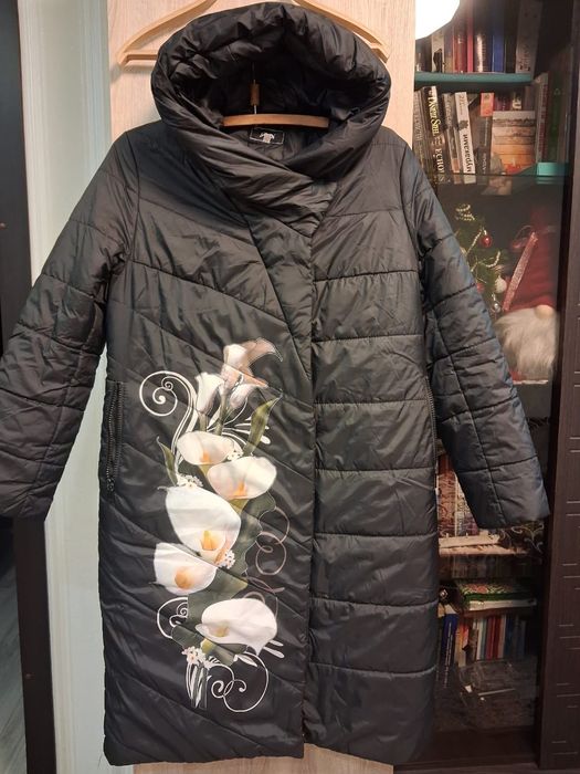 Жіночий теплий зимовий плащ на синтепоні довга куртка із капюшоном