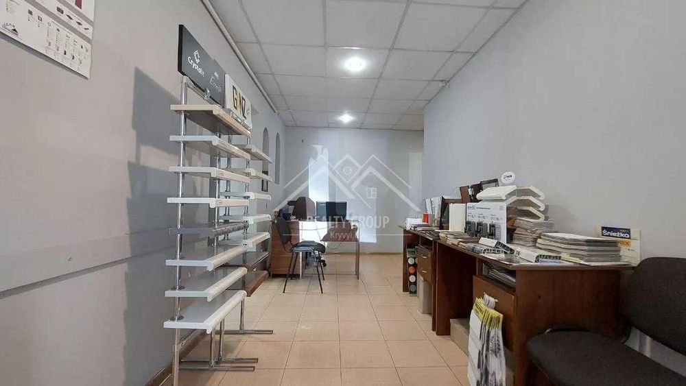 Продаж гарного приміщення під бізнес м-н Ювілейний поряд із ринком