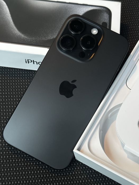 IPhone 15 PRO black titanium