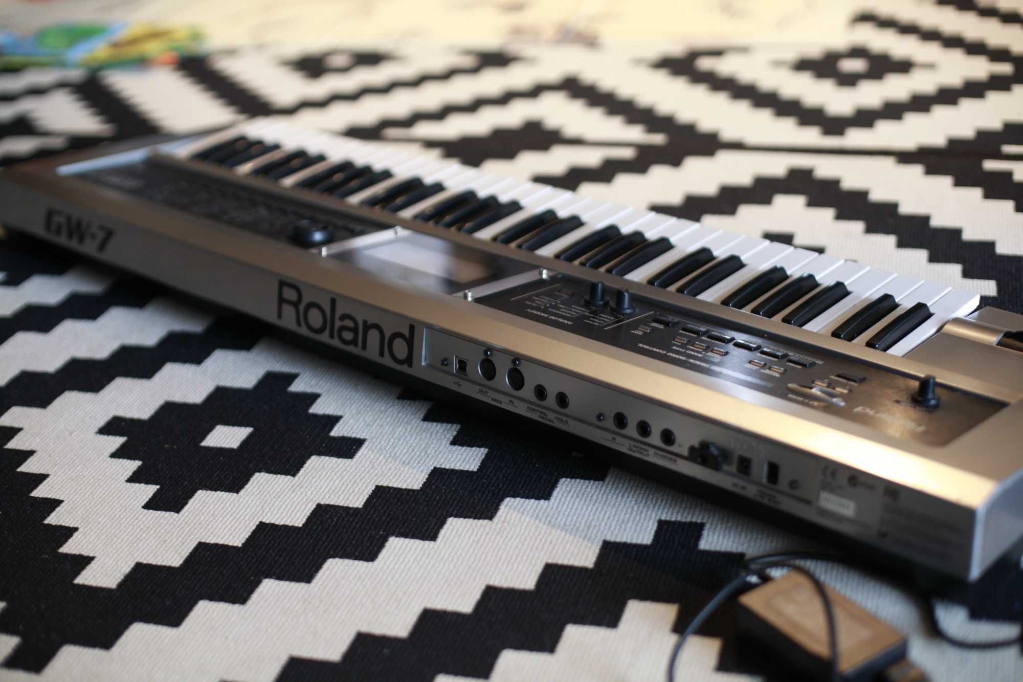 Syntezator Roland GW 7