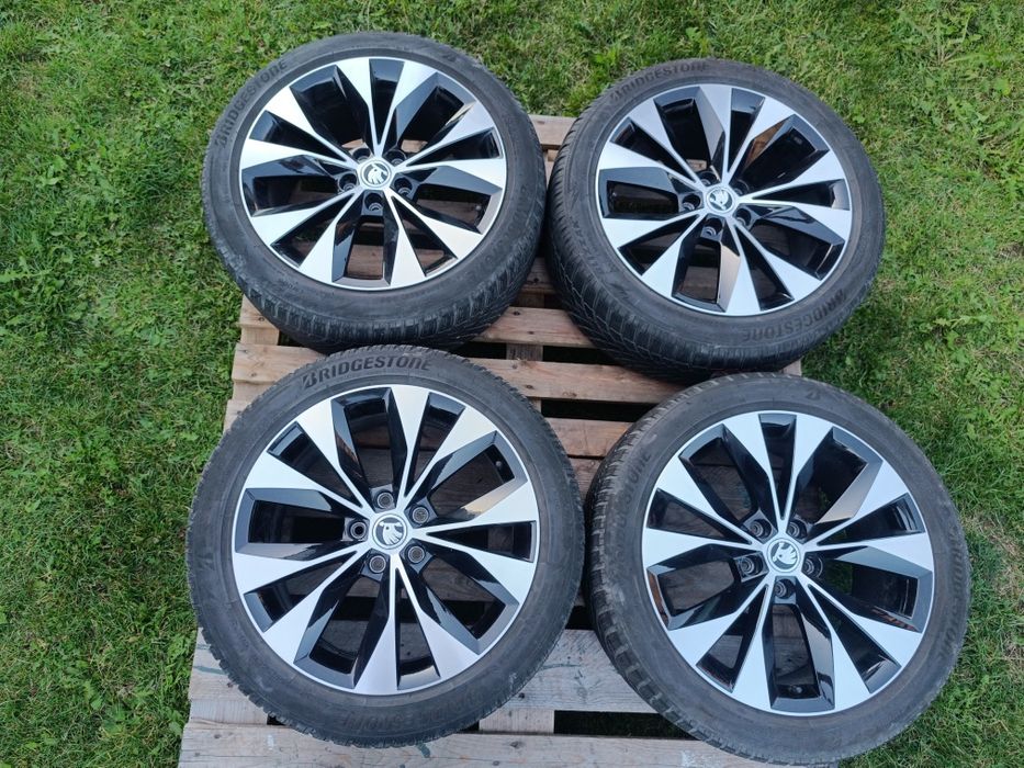 Piękne koła Skoda superB 235/45 R18 bridgestone