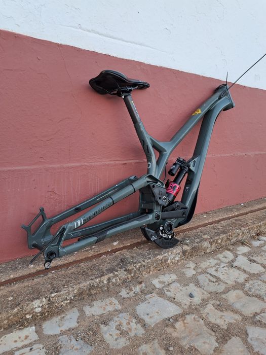 Vendo quarto commensal V4.5 dh tamanho L
