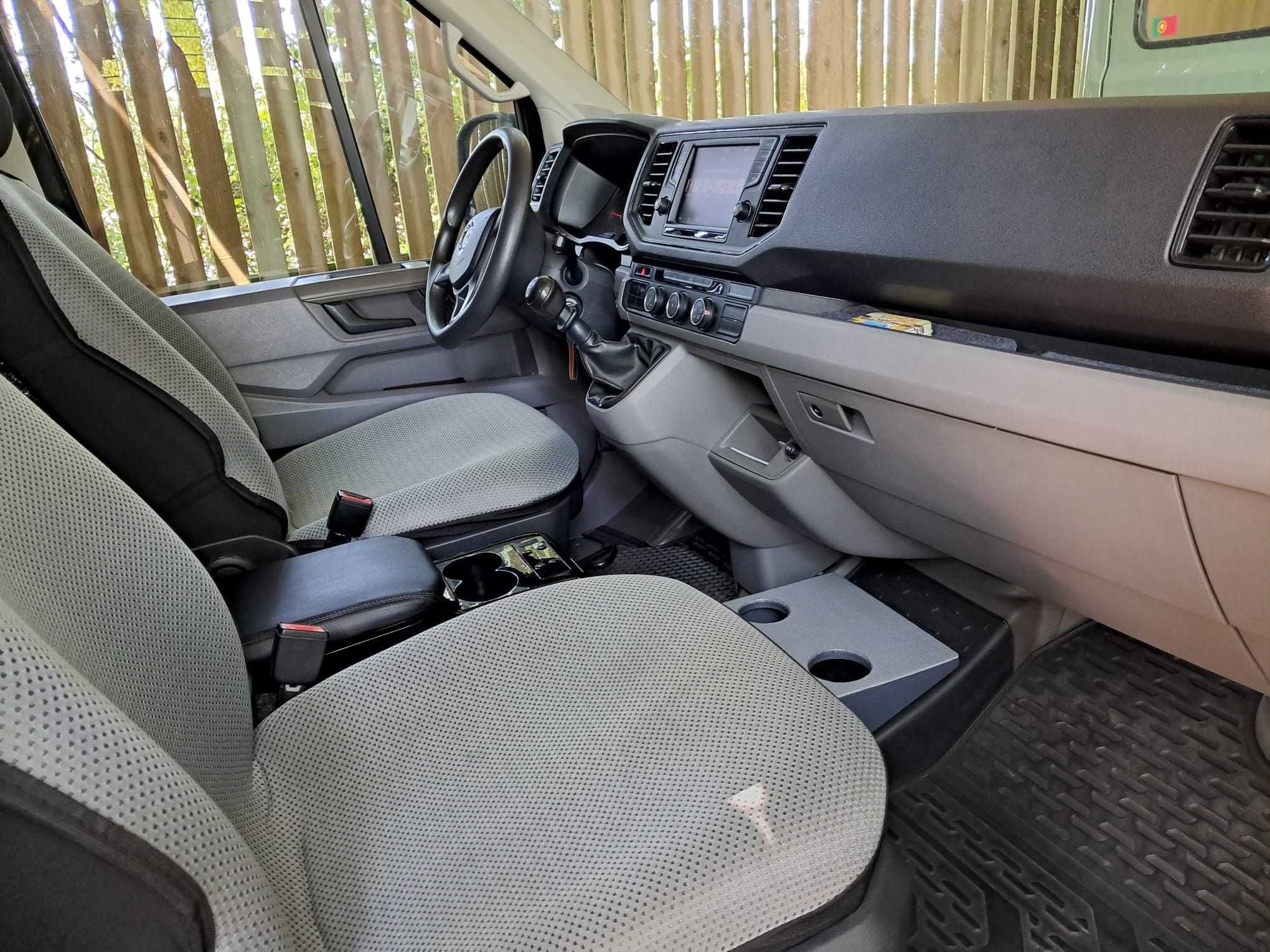 VW Crafter 2.0 TDi com equipamento campismo, em estado impecável