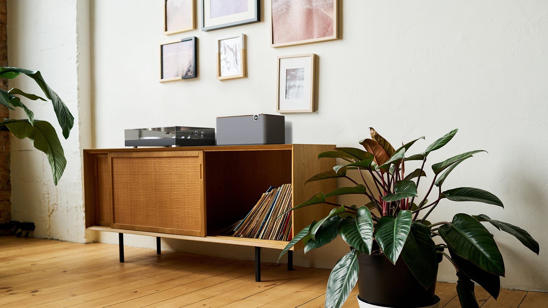акустична система Klipsch THE ONE Plus Walnut запаковані