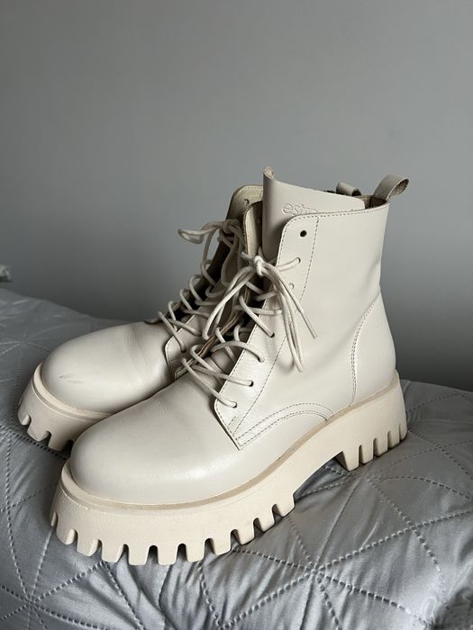 Жіночи черевики молочні демісезонні Estro, майже нові, розмір 38