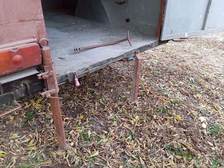 Продам причеп будку.
Внутренний размер: 2,05м дли