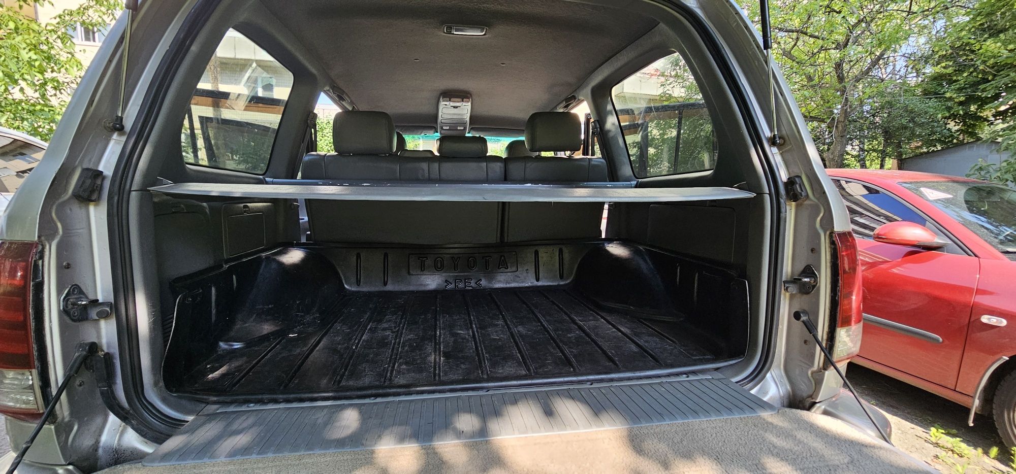 Toyota Land Cruiser 100
