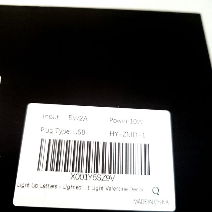 Dekoracyjna podświetlana litera "Q" LED – wielokolorowa, RGB