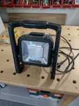 Halogen budowlany Makita dml805