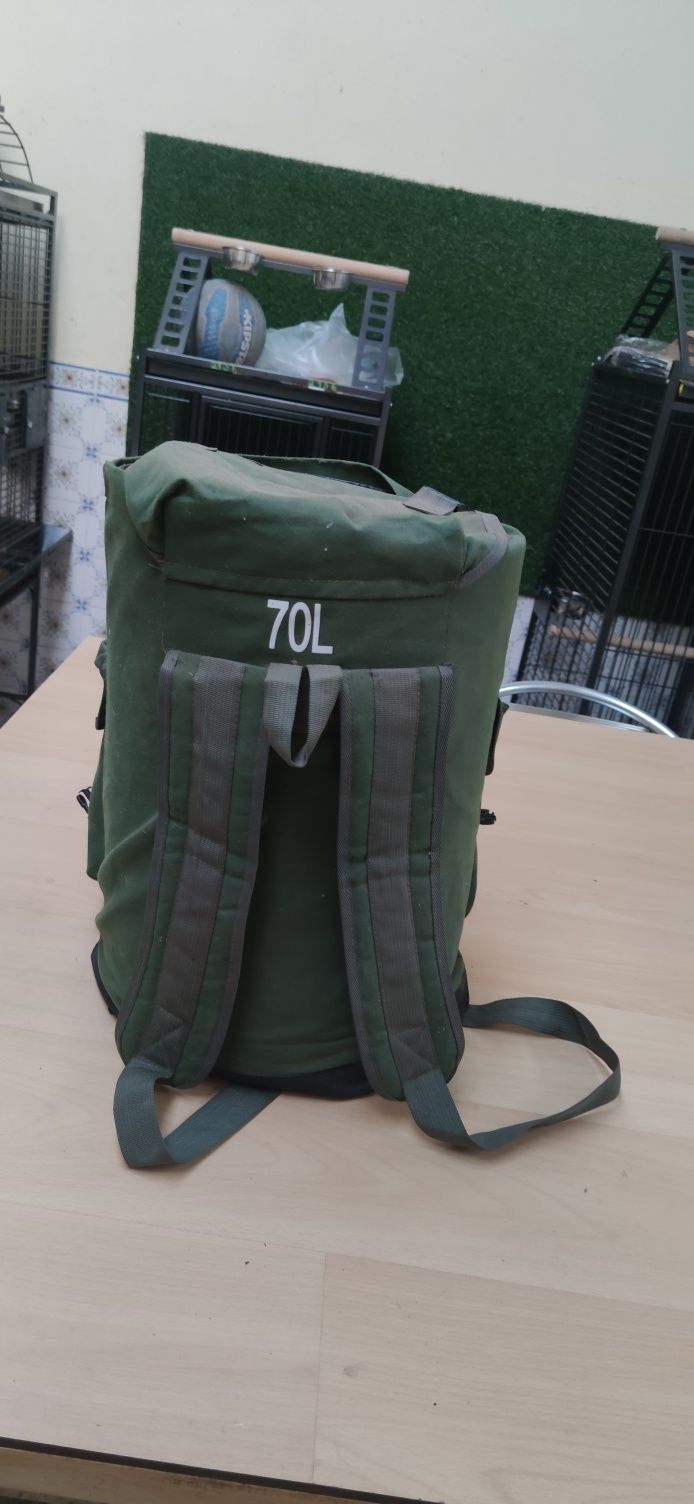 Bolsa de pesca para trazer as costas com vários bolsos e balde para tr