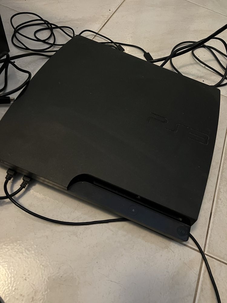 Playstation 3 com comando e jogos!