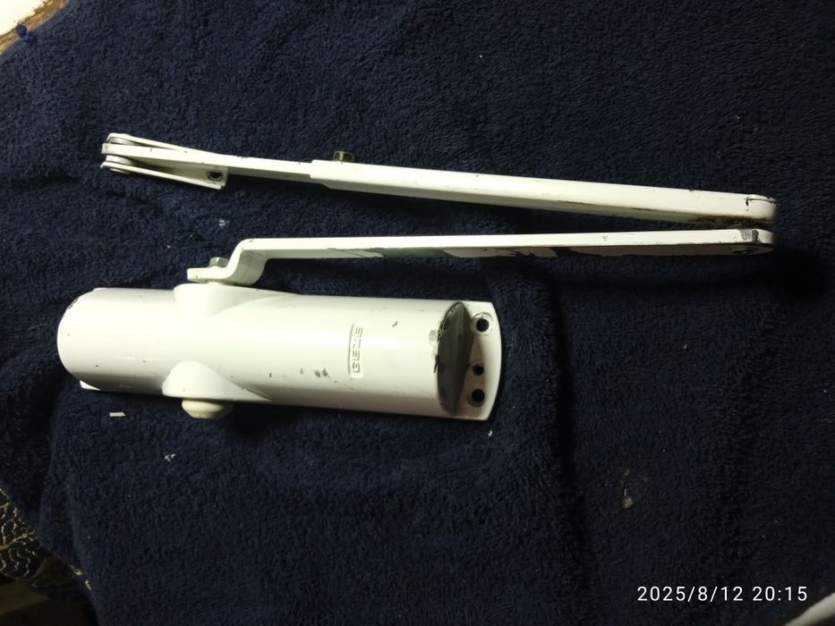 Доводчик дверей Geze., состояние рабочее