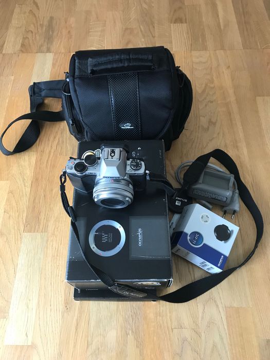 Olympus OM-D E-M10 korpus srebrny + o Olympus 14-42mm M.ZUIKO