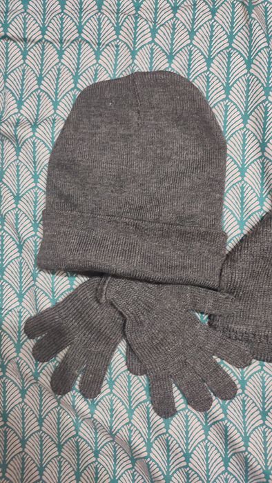 Шапка, перчатки, шарф