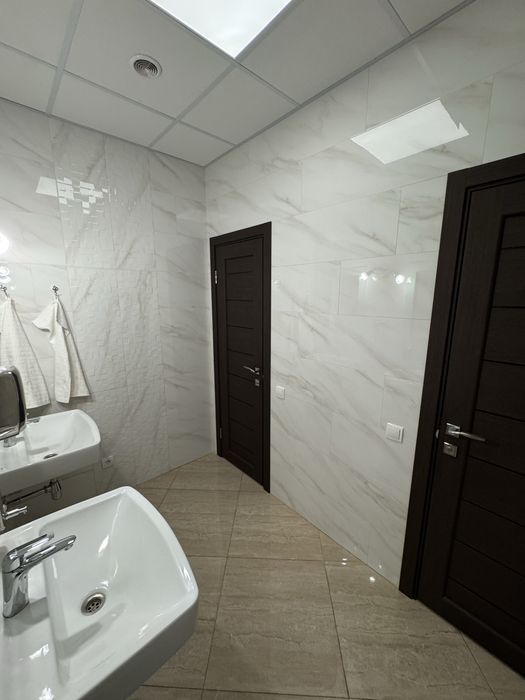 Здам офіс в бізнес-центрі "Summit" вул. Грушевського, 9б.