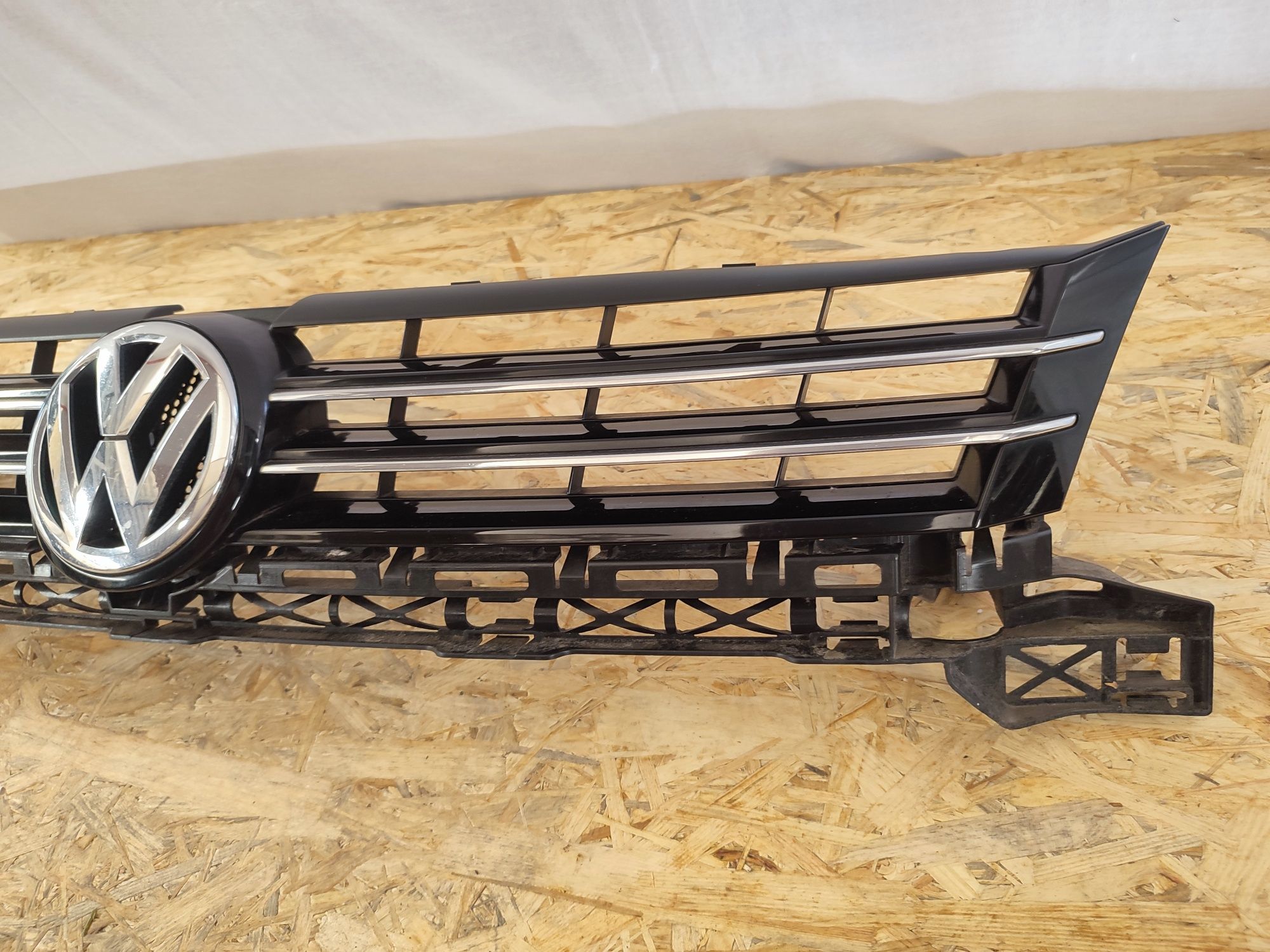 Grill Atrapa VW Touran 1T0 Caddy 10r -15r Oryginał