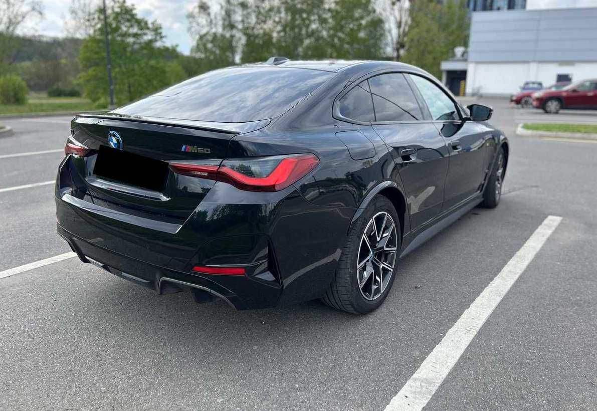 BMW i4 електричне авто м-пакет
