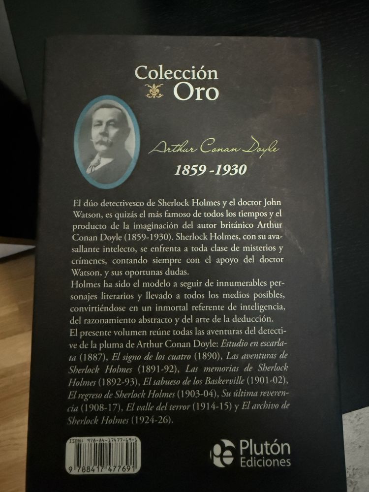 Vendo livro “Obras completas de Sherlock Holmes”