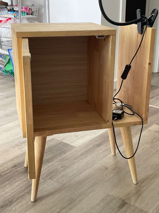 Mesa de apoio ou cabeceira