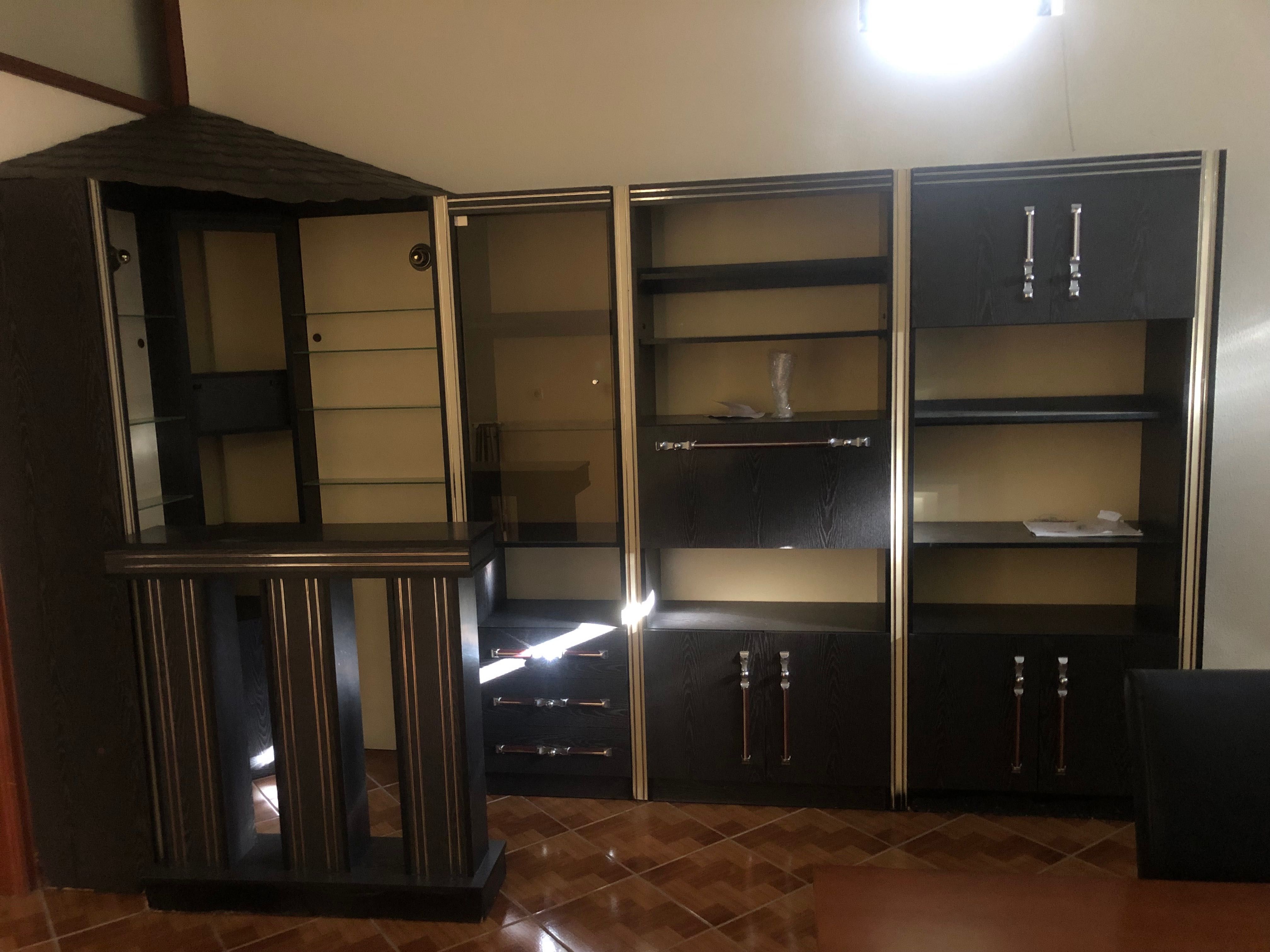 Móvel completo com bar