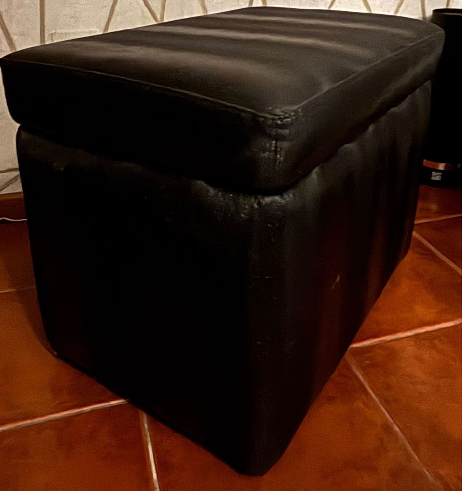 Pouf com bau preto