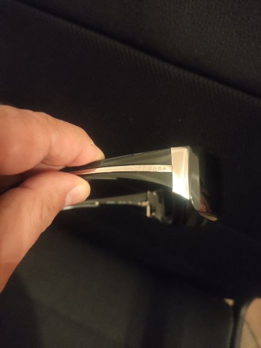 Vendo óculos escuros Prada