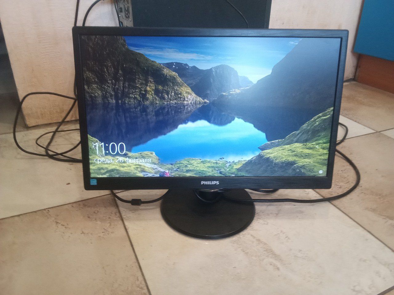 Full HD Монітор 22" Philips 223V5 (VGA) 1920x1080