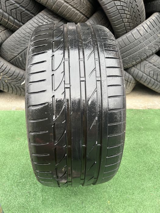 *Opona Bridgestone 255/35/19 pojedynka
