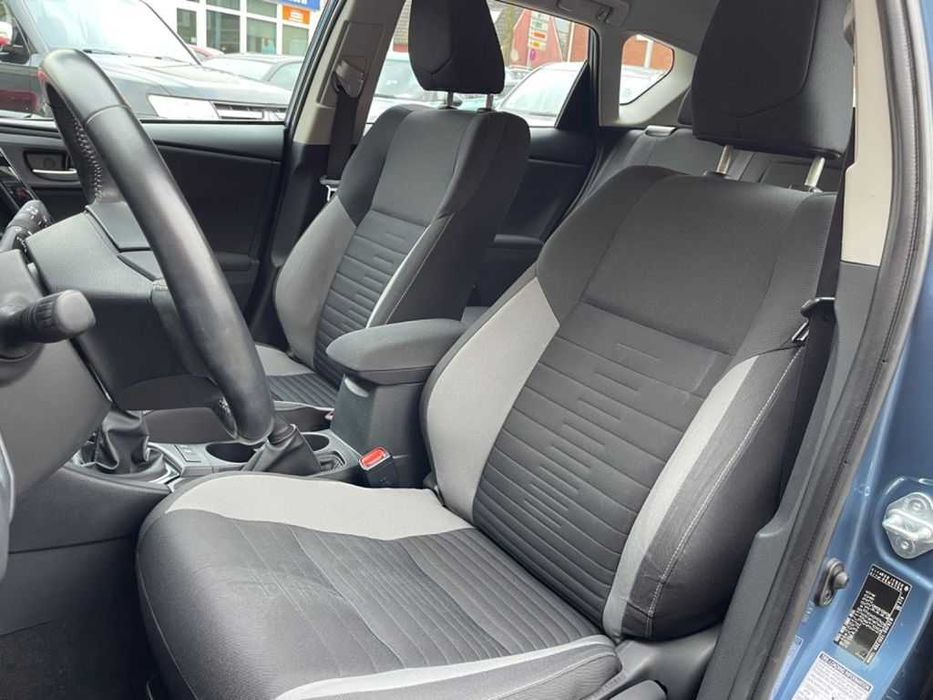 Бампер передній Toyota Auris E18 разборка Тойота Ауріс Е18 запчастини