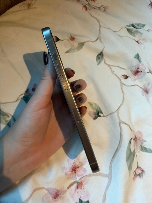 Iphone 15 Pro Max em Cinza - 256 GB