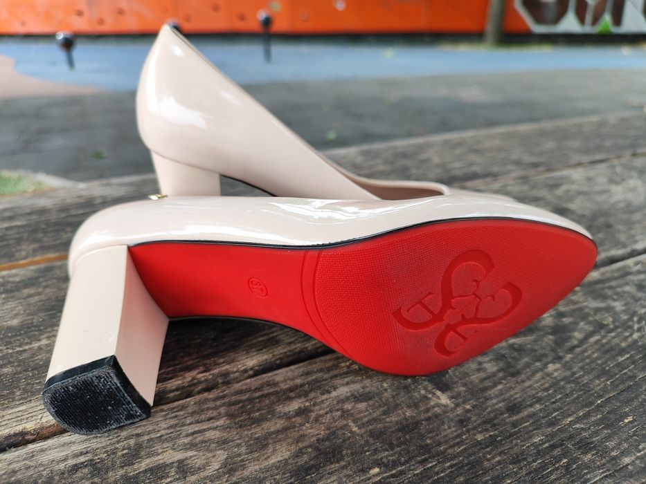 Туфли женские лаковые одеты 1 раз 36 размер