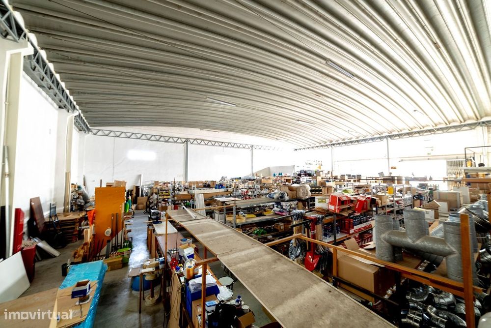 Armazém  Venda em Romeira e Várzea,Santarém