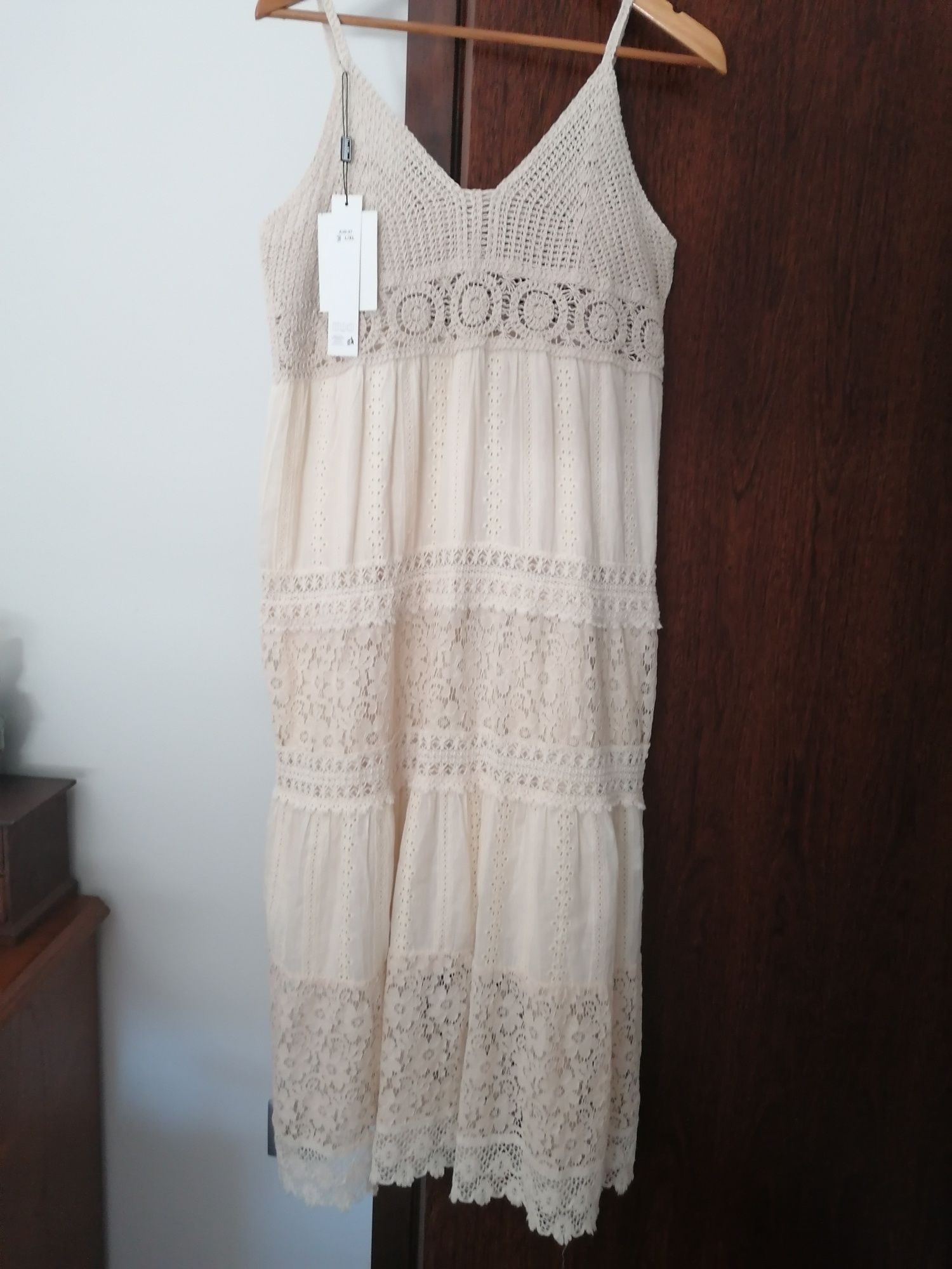 Vendo este vestido