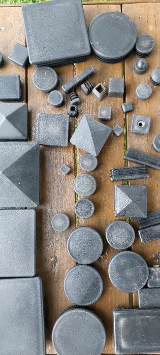 Пластикові заглушки