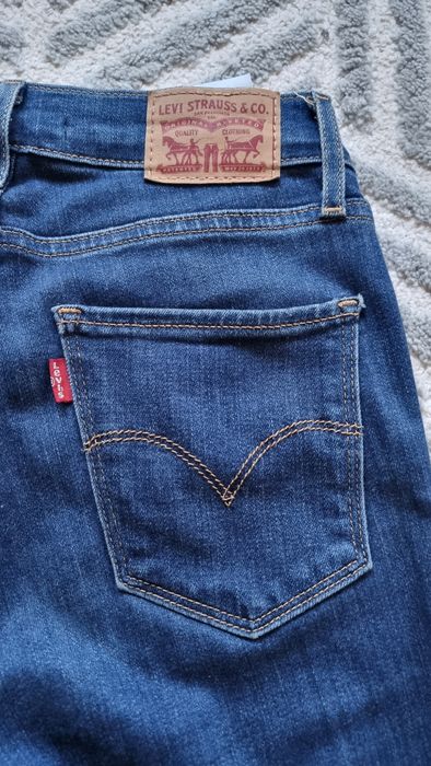 Jeans Levis High Rise Straight