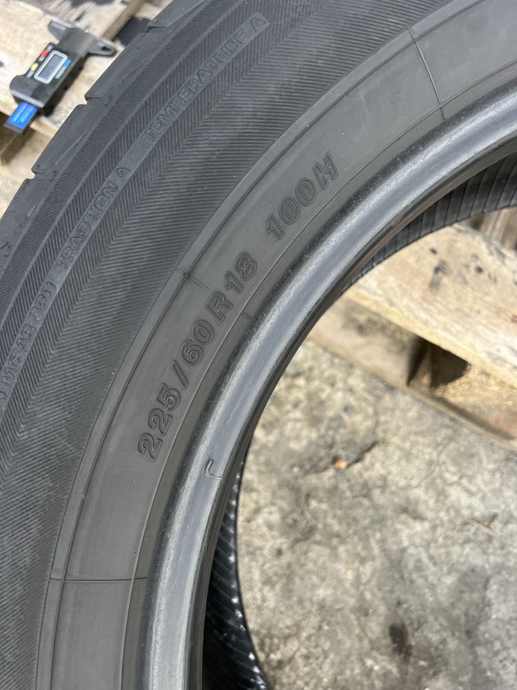 1x opona letnia 225/60/R18 100H Yokohama bluearth e51